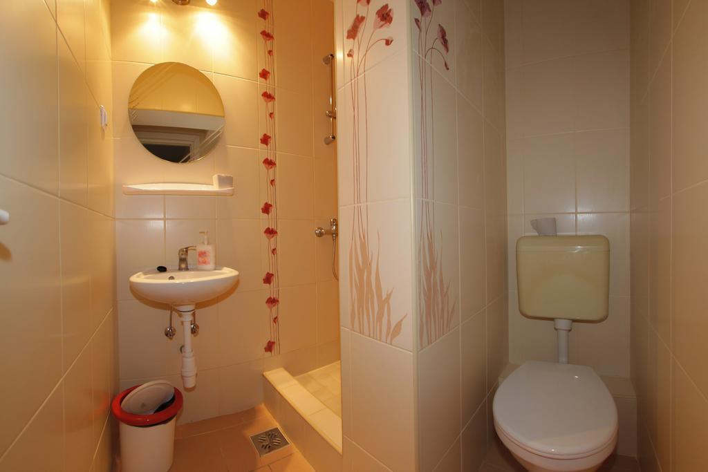 Hotel Tranzit โอดอร์เฮอู เซกุยเอสก์ ภายนอก รูปภาพ